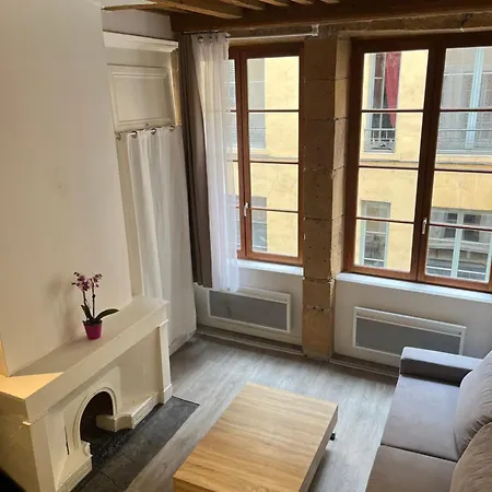 T2 Avec Mezzanine Лион