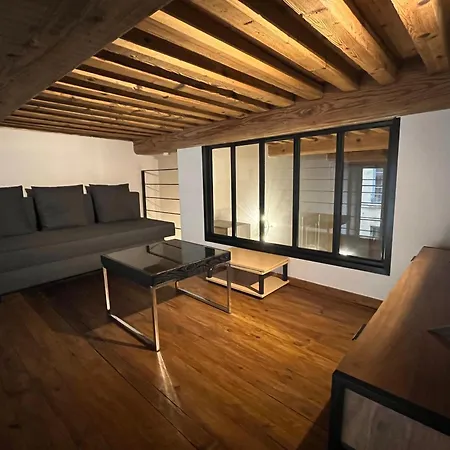 Διαμέρισμα T2 Avec Mezzanine *
